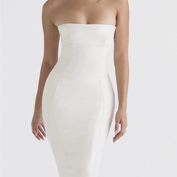 BRAND NEW HOUSE OF CB Camilla Faux Leather Strapless Midi Dress - Ivory - Picture 2 of 6